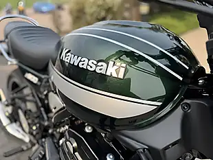 Used 2022 Kawasaki Z900 RS Green - Interior and Exterior details 12