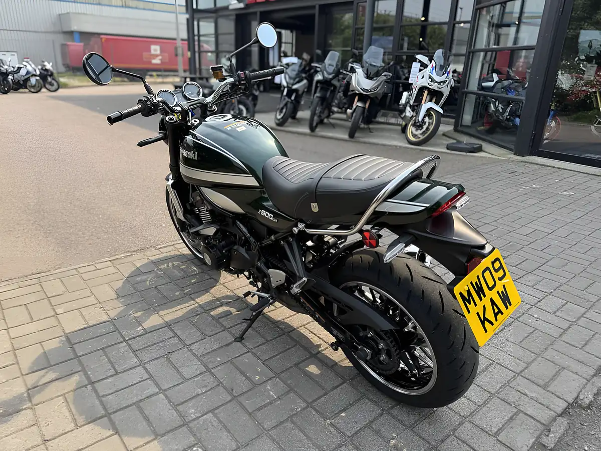 Used 2022 Kawasaki Z900 RS Green - Interior and Exterior details 8
