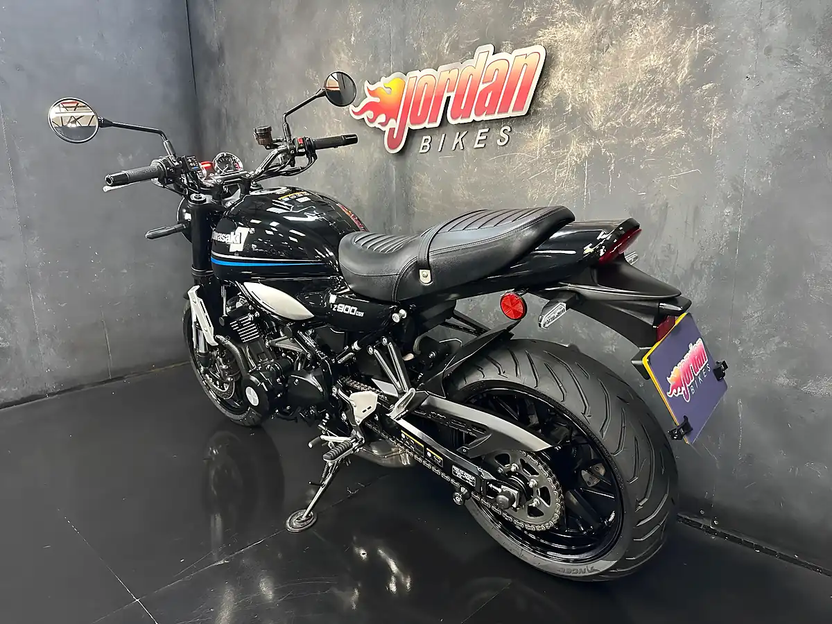 Used 2022 Kawasaki Z900 RS Modern Classic Black - Interior and Exterior details 16