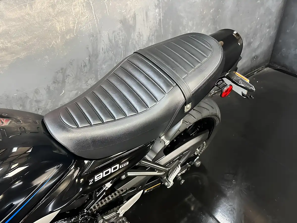 Used 2022 Kawasaki Z900 RS Modern Classic Black - Interior and Exterior details 19
