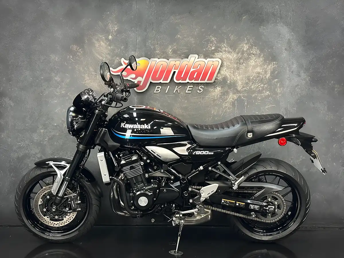 Used 2022 Kawasaki Z900 RS Modern Classic Black - Interior and Exterior details 2