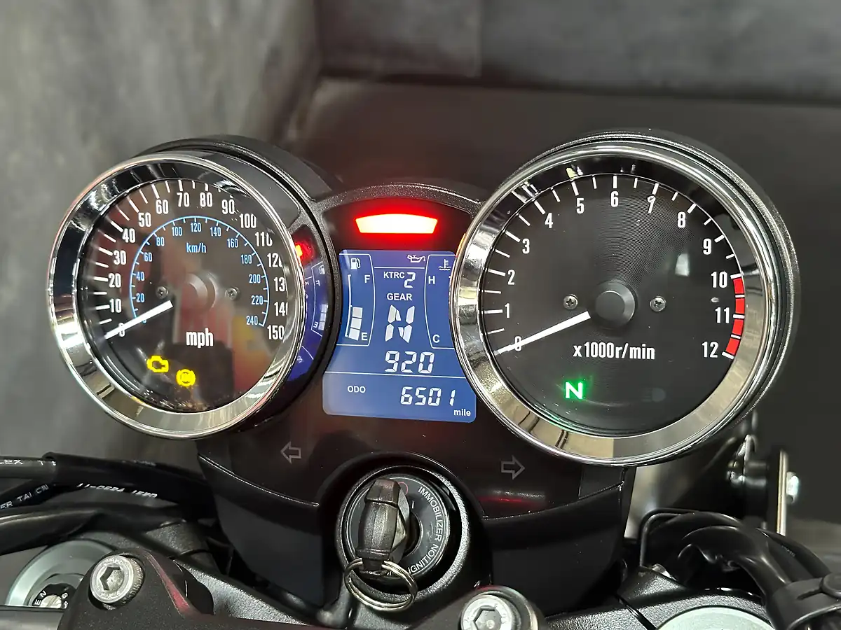 Used 2022 Kawasaki Z900 RS Modern Classic Black - Interior and Exterior details 3