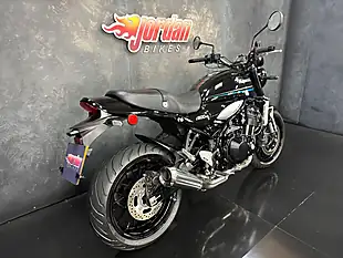Used 2022 Kawasaki Z900 RS Modern Classic Black - Interior and Exterior details 6