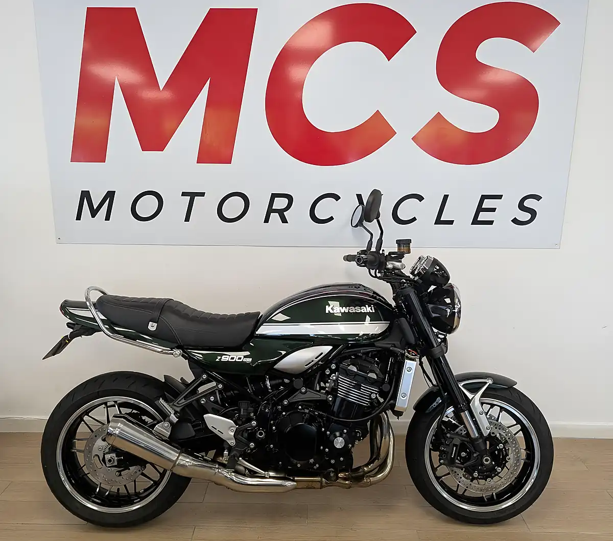 Used 2022 Kawasaki Z900 RS Modern Classic Green - Front View