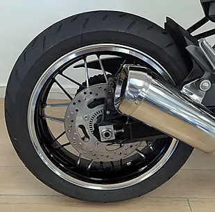 Used 2022 Kawasaki Z900 RS Modern Classic Green - Interior and Exterior details 10