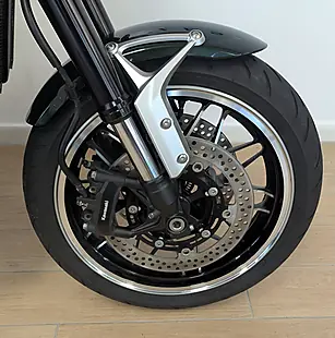 Used 2022 Kawasaki Z900 RS Modern Classic Green - Interior and Exterior details 14