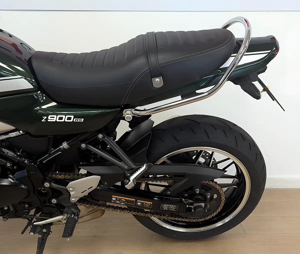 Used 2022 Kawasaki Z900 RS Modern Classic Green - Interior and Exterior details 16
