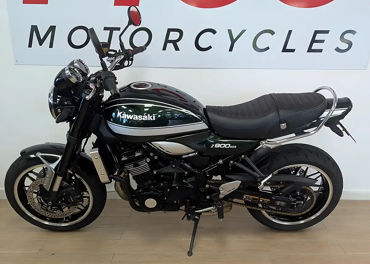 Used 2022 Kawasaki Z900 RS Modern Classic Green - Interior and Exterior details 2