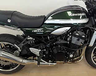 Used 2022 Kawasaki Z900 RS Modern Classic Green - Interior and Exterior details 5