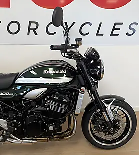 Used 2022 Kawasaki Z900 RS Modern Classic Green - Interior and Exterior details 6