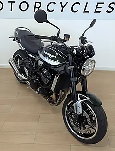 Used 2022 Kawasaki Z900 RS Modern Classic Green - Interior and Exterior details 7