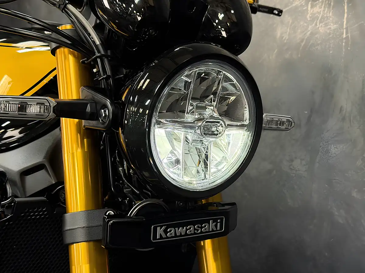 Used 2022 Kawasaki Z900 RS Se Black - Interior and Exterior details 10