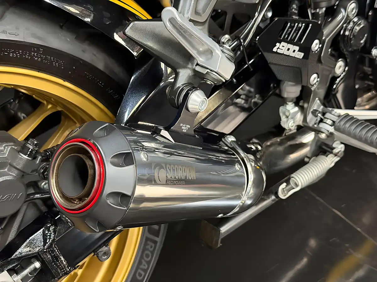 Used 2022 Kawasaki Z900 RS Se Black - Interior and Exterior details 12