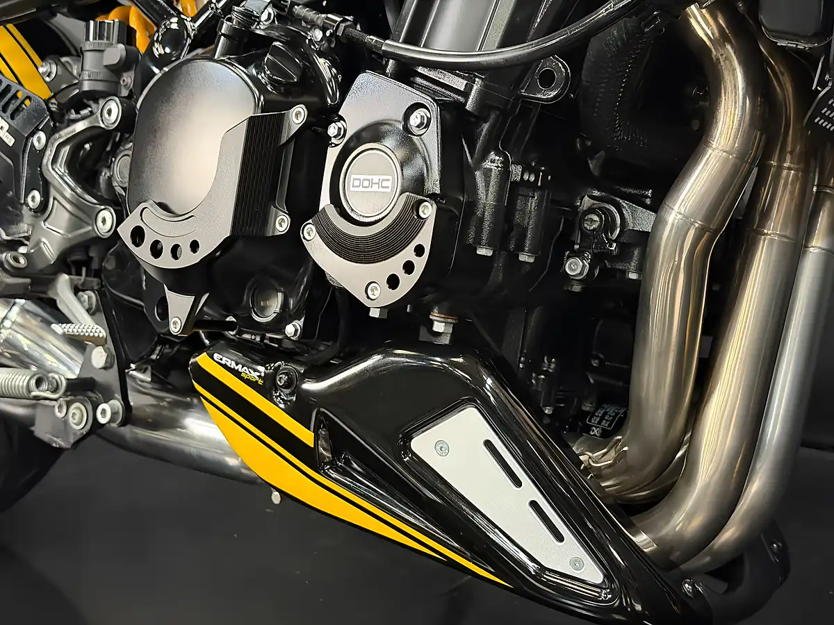 Used 2022 Kawasaki Z900 RS Se Black - Interior and Exterior details 7