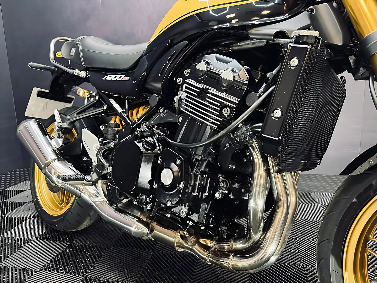 Used 2022 Kawasaki Z900 RS Se Yellow Ball - Interior and Exterior details 10