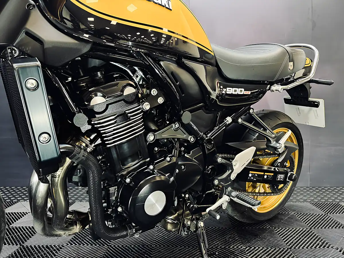 Used 2022 Kawasaki Z900 RS Se Yellow Ball - Interior and Exterior details 11