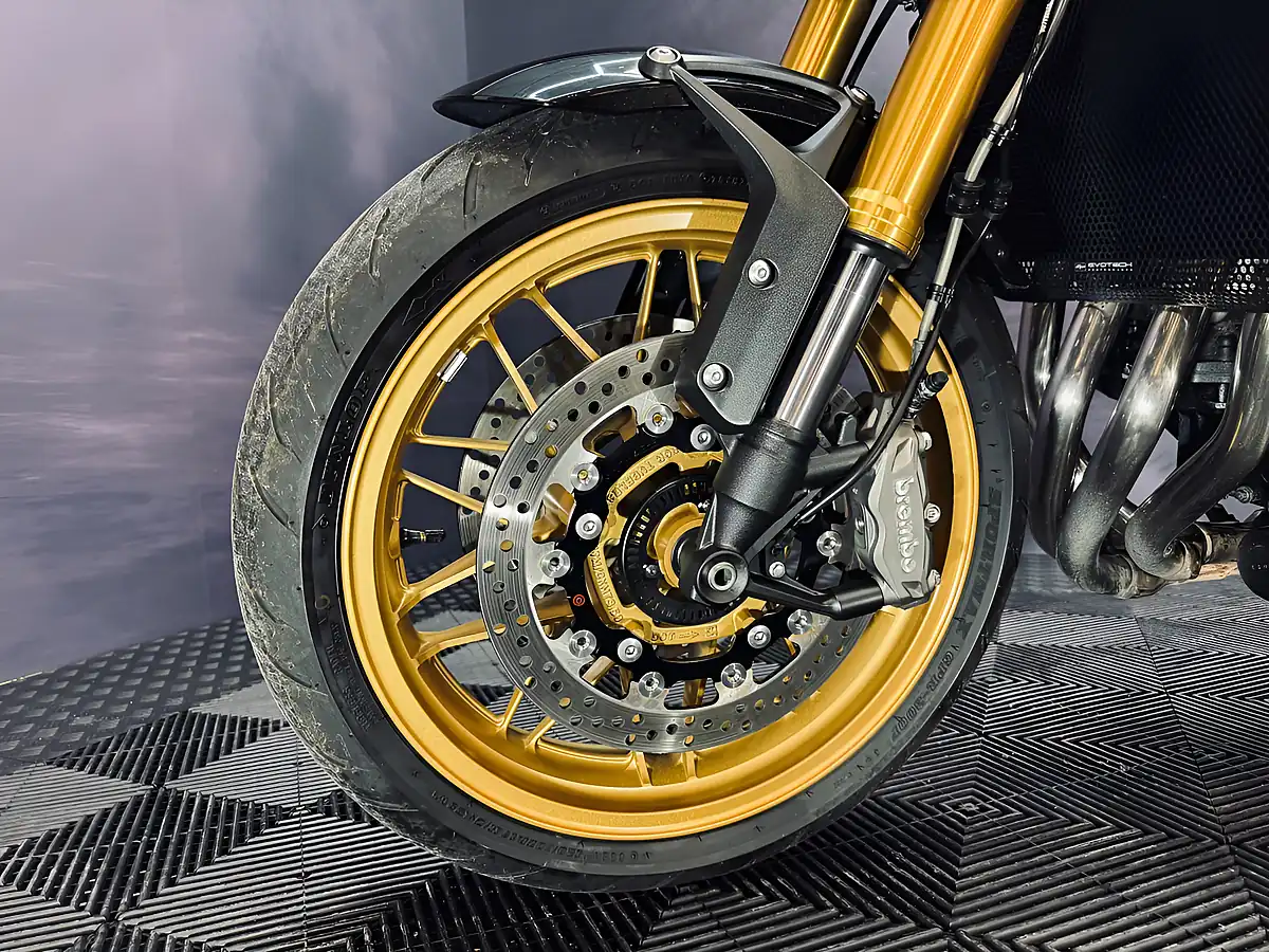 Used 2022 Kawasaki Z900 RS Se Yellow Ball - Interior and Exterior details 16