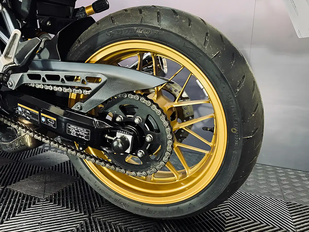 Used 2022 Kawasaki Z900 RS Se Yellow Ball - Interior and Exterior details 18
