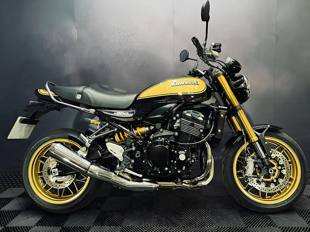 Used 2022 Kawasaki Z900 RS Se Yellow Ball - Interior and Exterior details 2