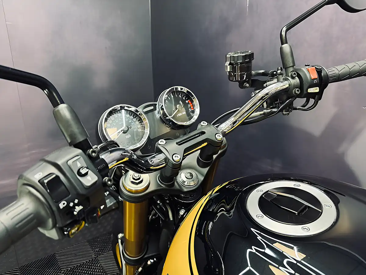 Used 2022 Kawasaki Z900 RS Se Yellow Ball - Interior and Exterior details 7