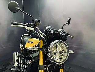 Used 2022 Kawasaki Z900 RS Se Yellow Ball - Interior and Exterior details 8