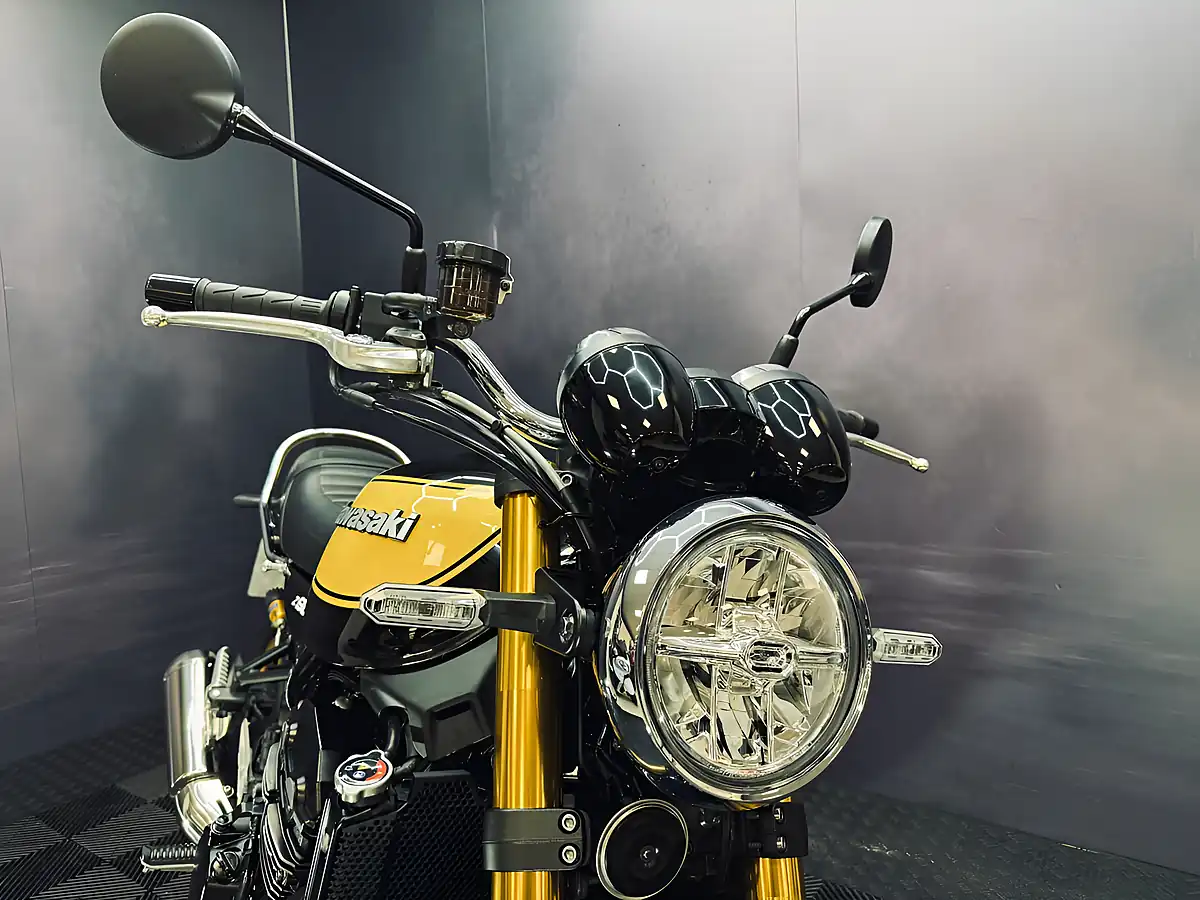 Used 2022 Kawasaki Z900 RS Se Yellow Ball - Interior and Exterior details 8