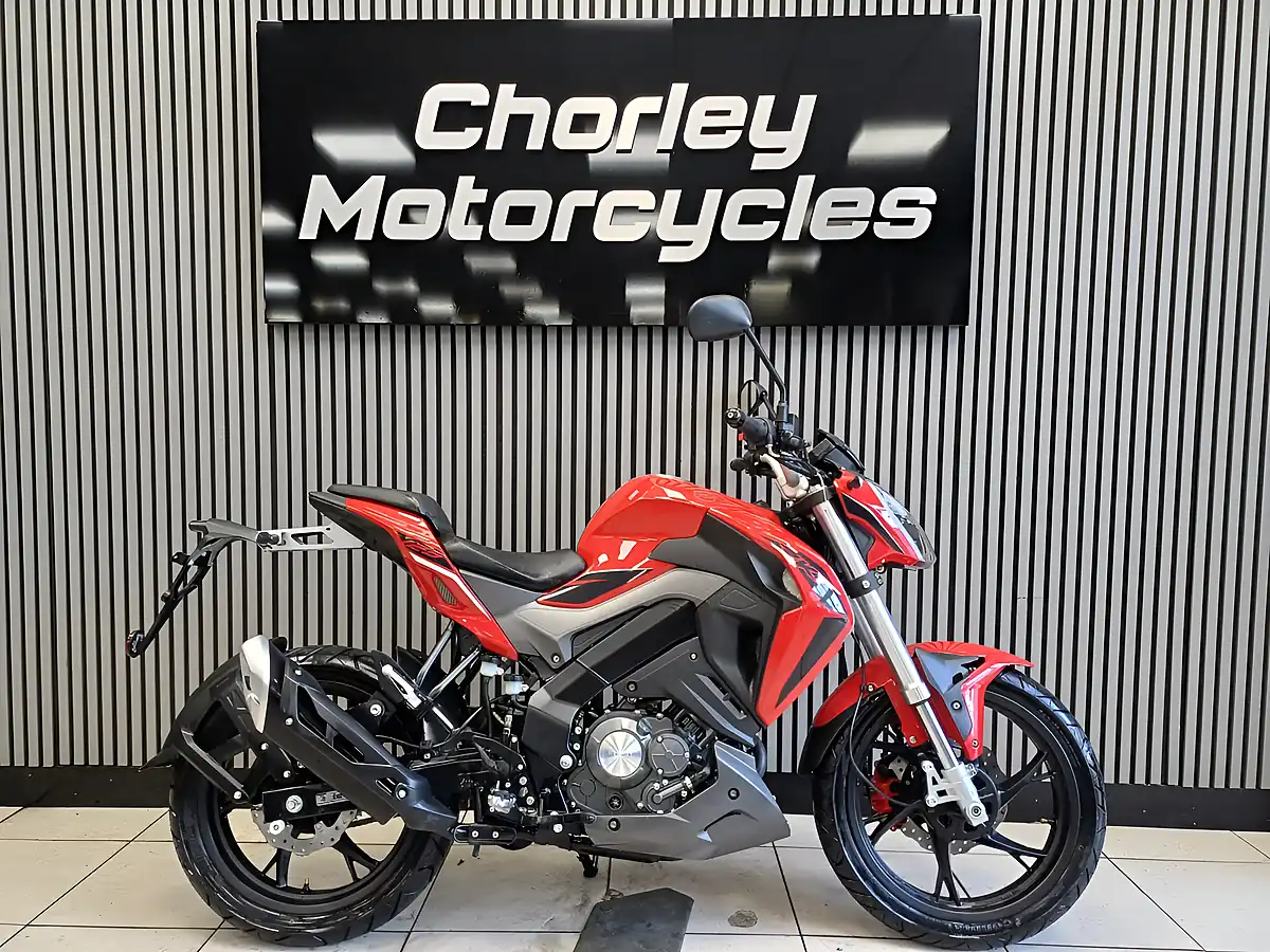 Used 2022 Keeway RKF125 Red - Front View