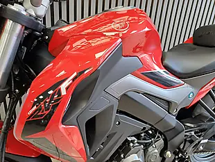 Used 2022 Keeway RKF125 Red - Interior and Exterior details 7