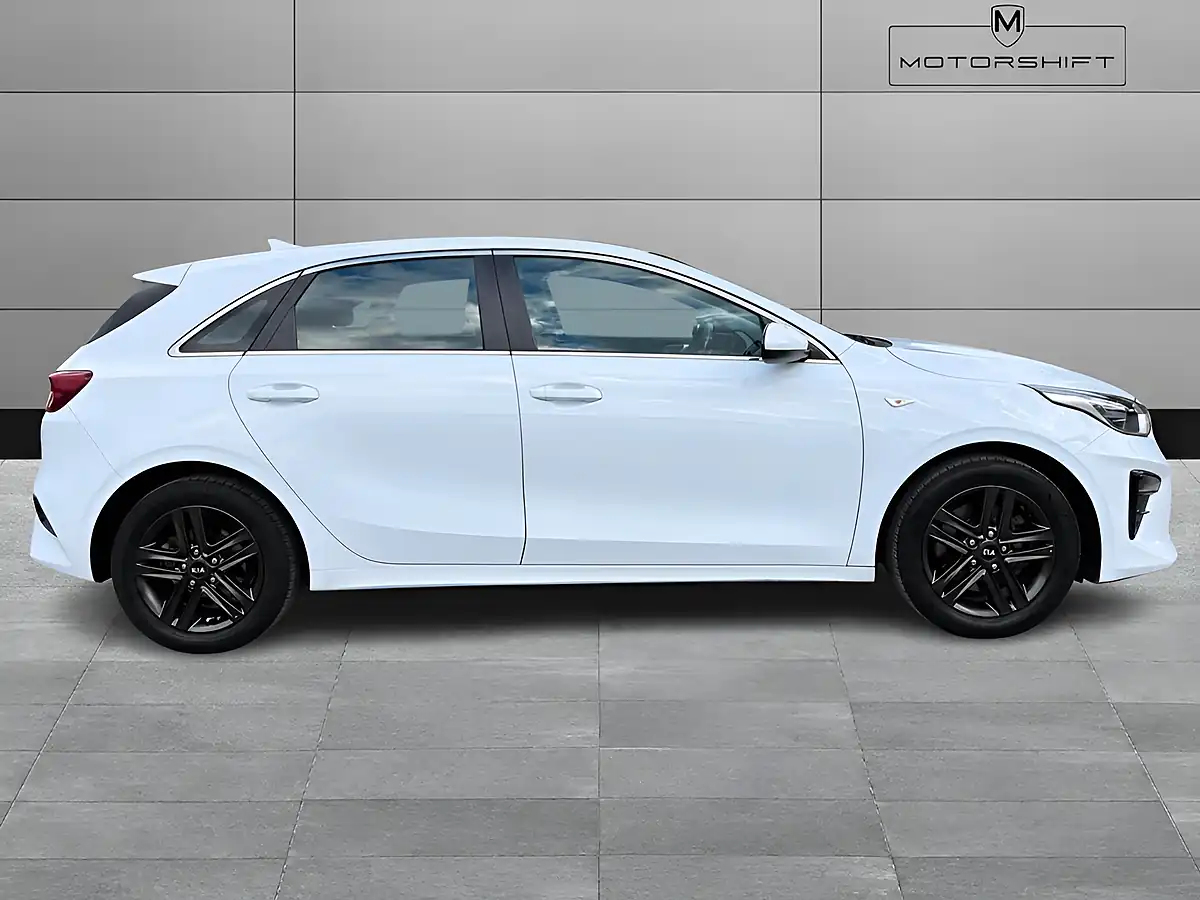 Used 2022 Kia Ceed 2 Nav White - Interior and Exterior details 7