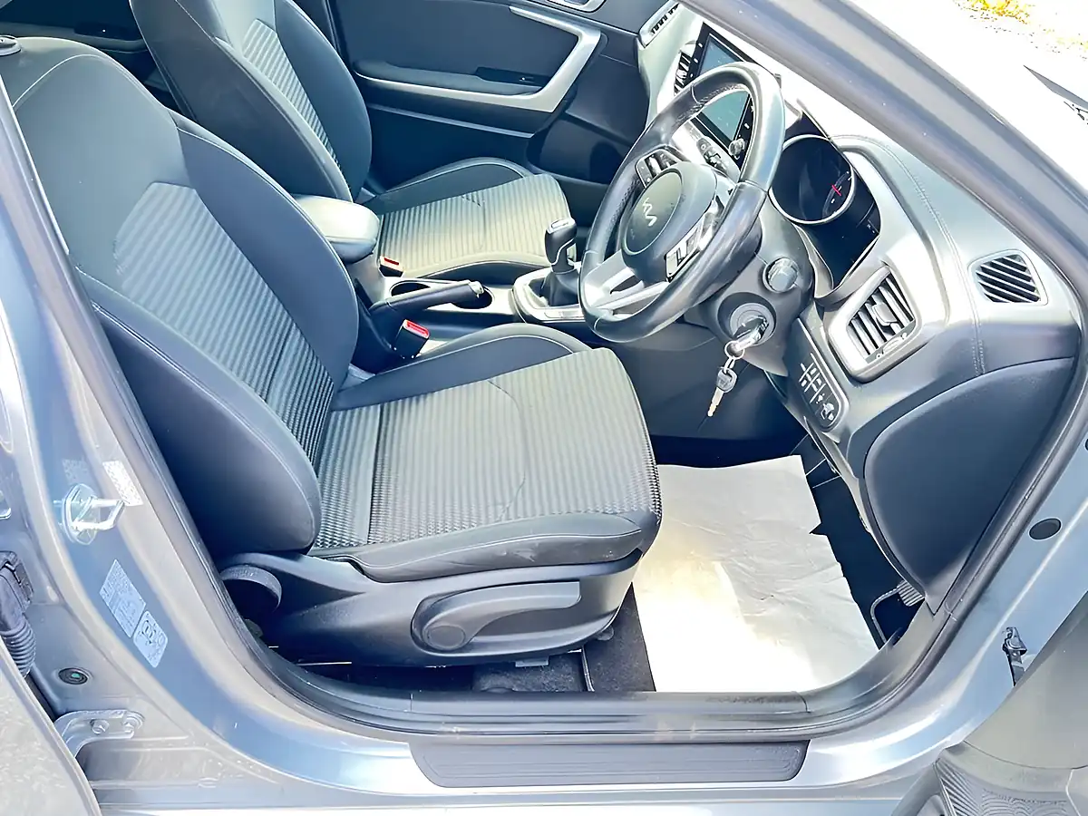 Used 2022 Kia Ceed 2 Silver - Interior and Exterior details 11