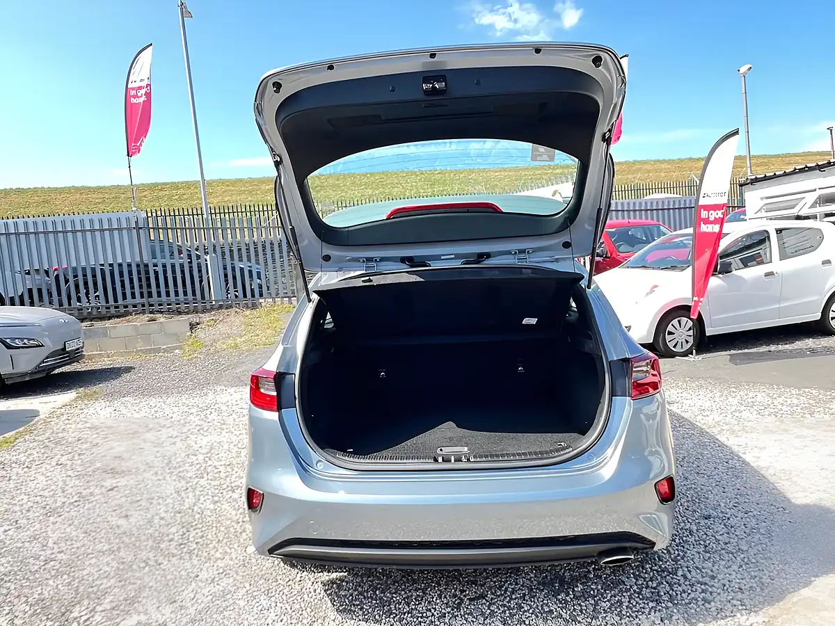 Used 2022 Kia Ceed 2 Silver - Interior and Exterior details 16