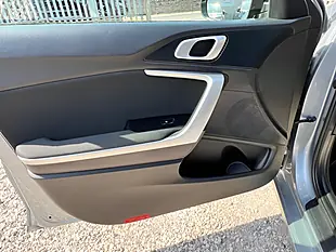 Used 2022 Kia Ceed 2 Silver - Interior and Exterior details 19
