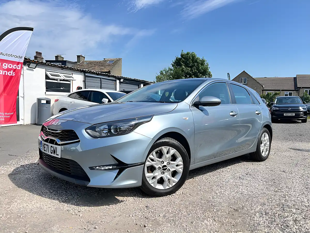 Used 2022 Kia Ceed 2 Silver - Interior and Exterior details 4