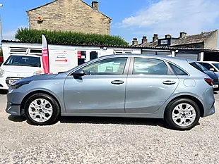 Used 2022 Kia Ceed 2 Silver - Interior and Exterior details 6