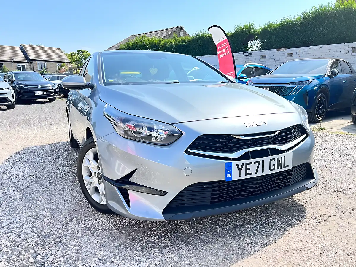 Used 2022 Kia Ceed 2 Silver - Interior and Exterior details 8