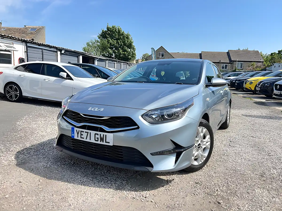 Used 2022 Kia Ceed 2 Silver - Interior and Exterior details 9
