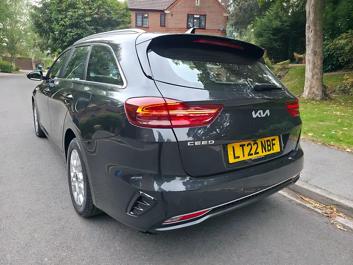 Used 2022 Kia Ceed 2 Sportswagon Phantom Black - Interior and Exterior details 4