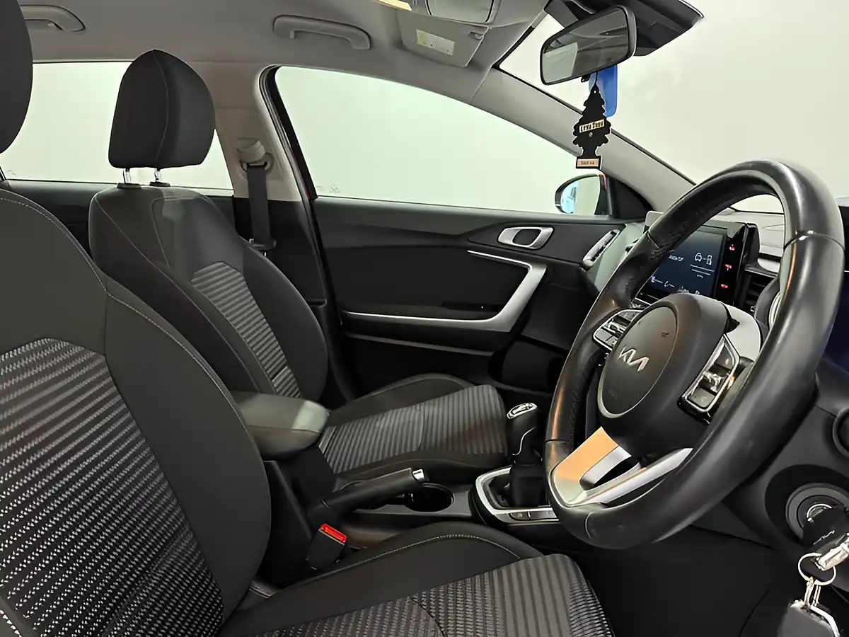 Used 2022 Kia Ceed 2 Sportswagon Red - Interior and Exterior details 10