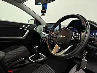 Used 2022 Kia Ceed 2 Sportswagon Red - Interior and Exterior details 11