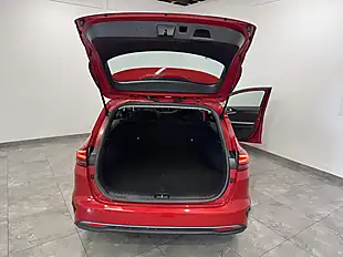 Used 2022 Kia Ceed 2 Sportswagon Red - Interior and Exterior details 13