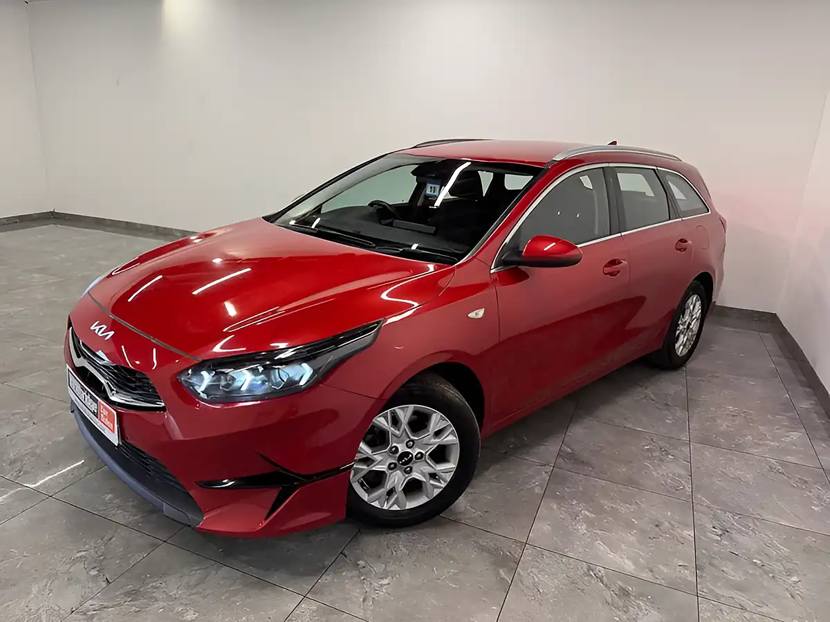 Used 2022 Kia Ceed 2 Sportswagon Red - Interior and Exterior details 4