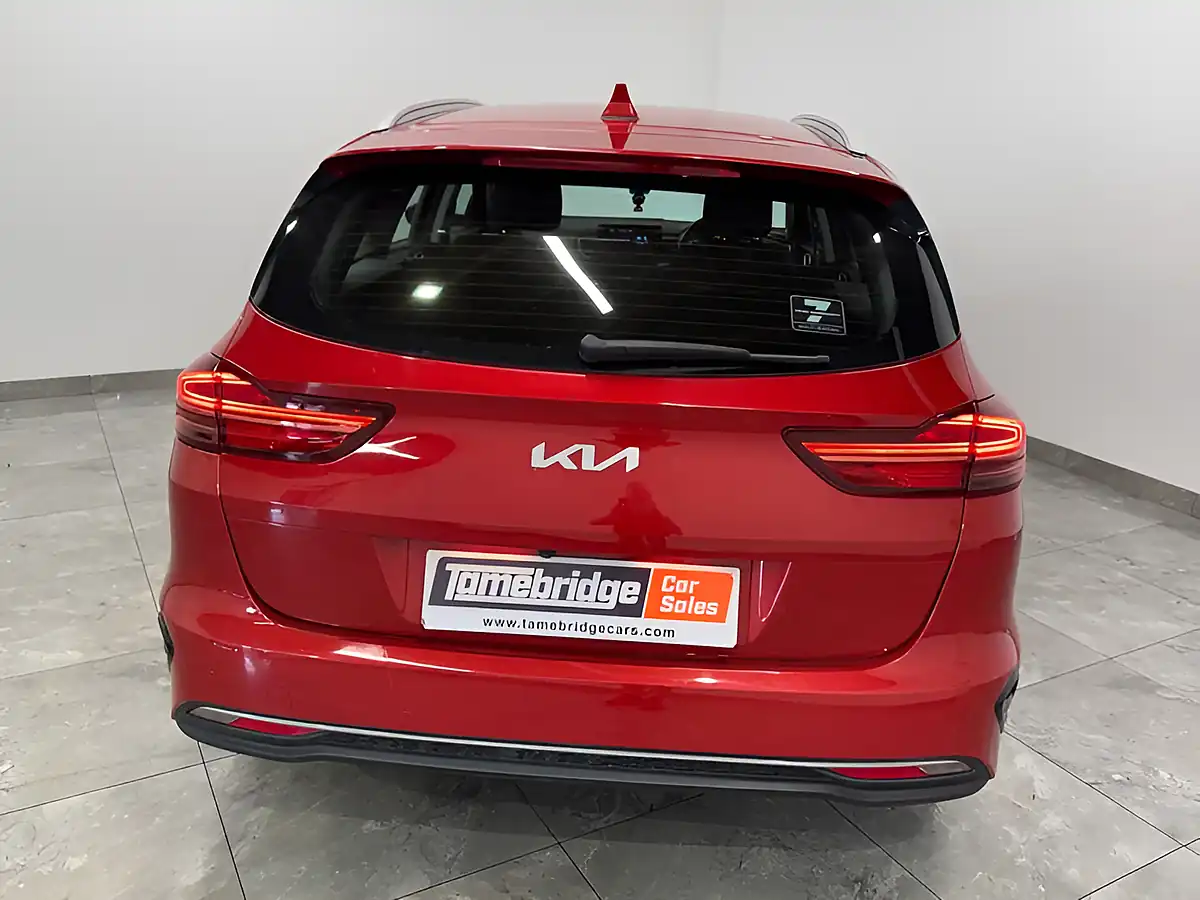 Used 2022 Kia Ceed 2 Sportswagon Red - Interior and Exterior details 7