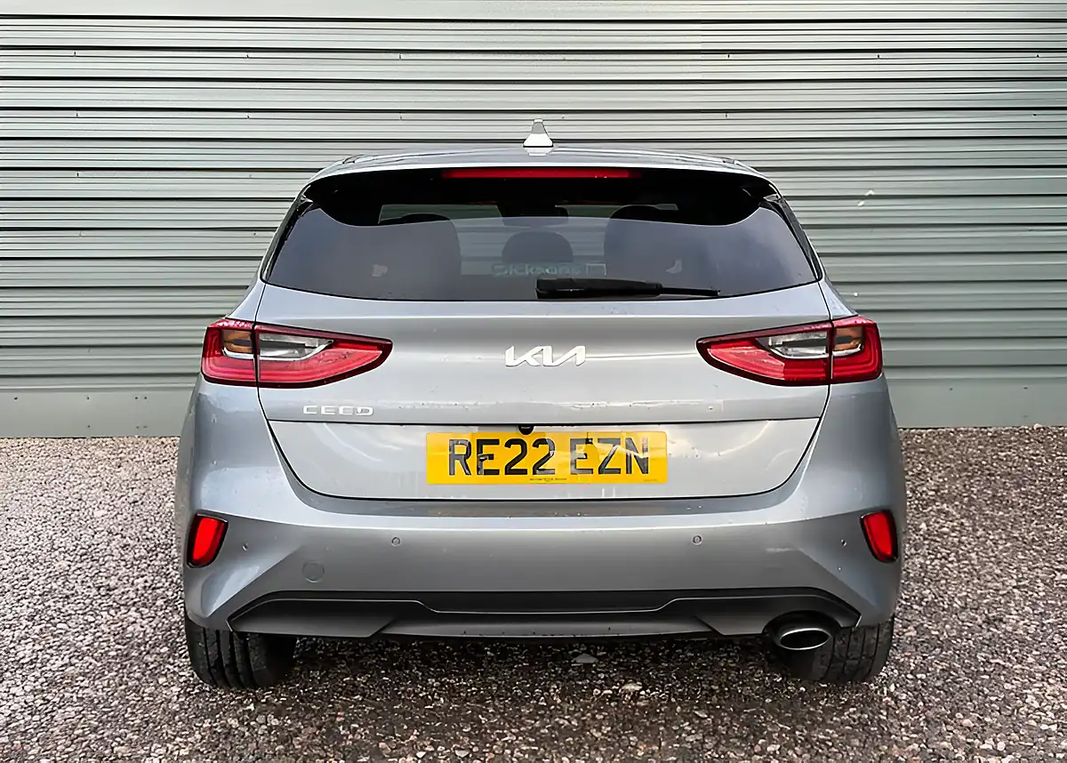 Used 2022 Kia Ceed 3 Isg Silver - Interior and Exterior details 10