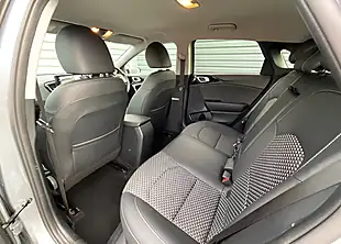 Used 2022 Kia Ceed 3 Isg Silver - Interior and Exterior details 15