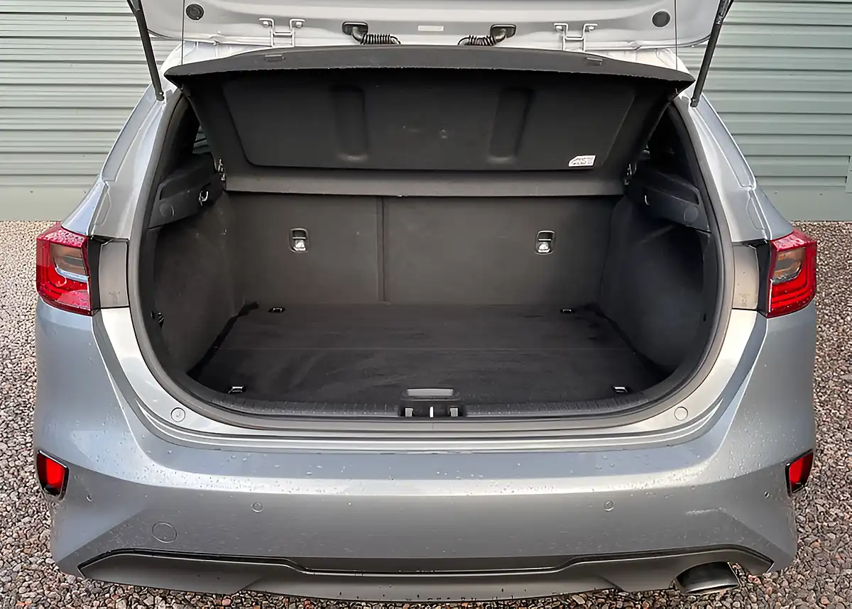 Used 2022 Kia Ceed 3 Isg Silver - Interior and Exterior details 20