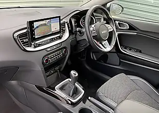 Used 2022 Kia Ceed 3 Isg Silver - Interior and Exterior details 8