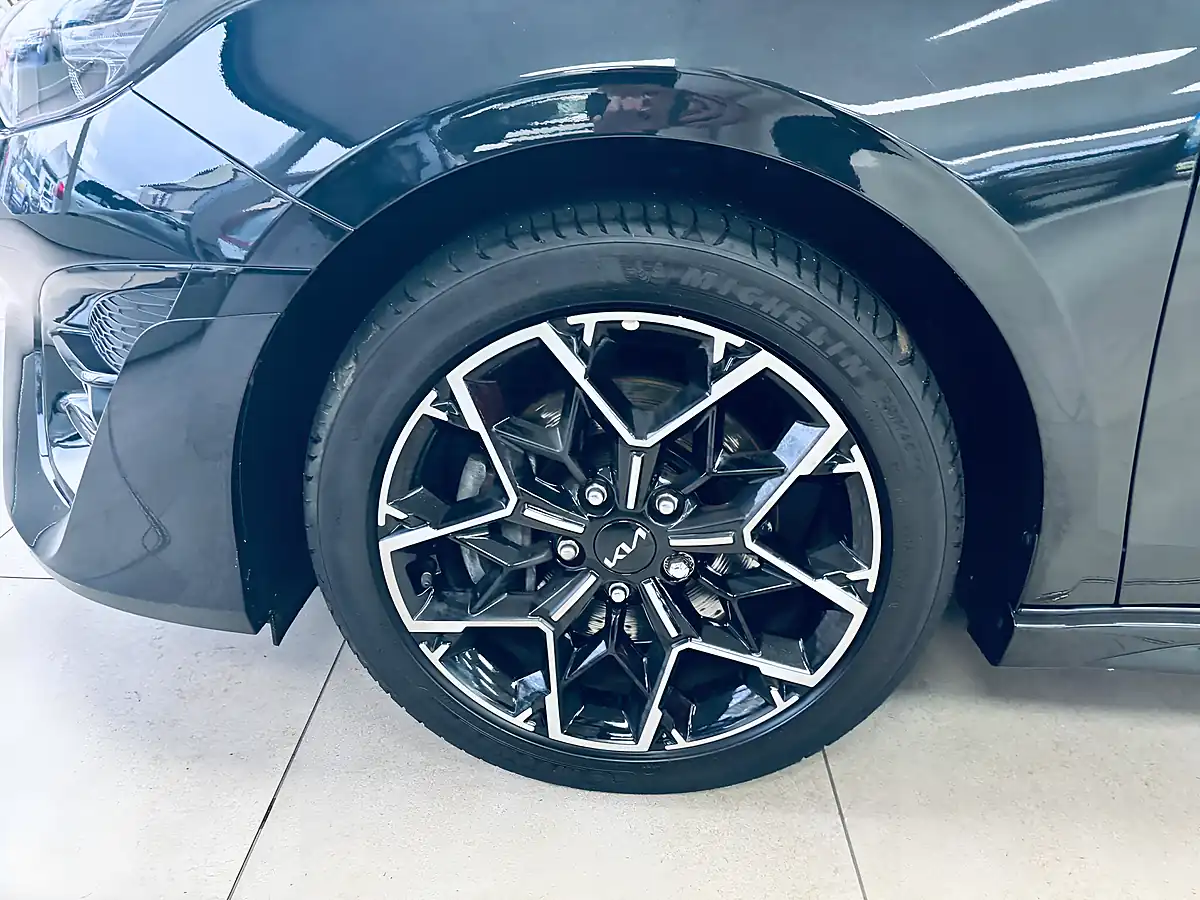 Used 2022 Kia Ceed GT-Line Black - Interior and Exterior details 17