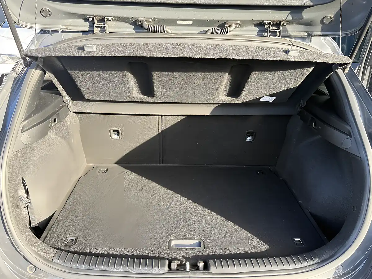 Used 2022 Kia Ceed GT-Line Grey - Interior and Exterior details 20