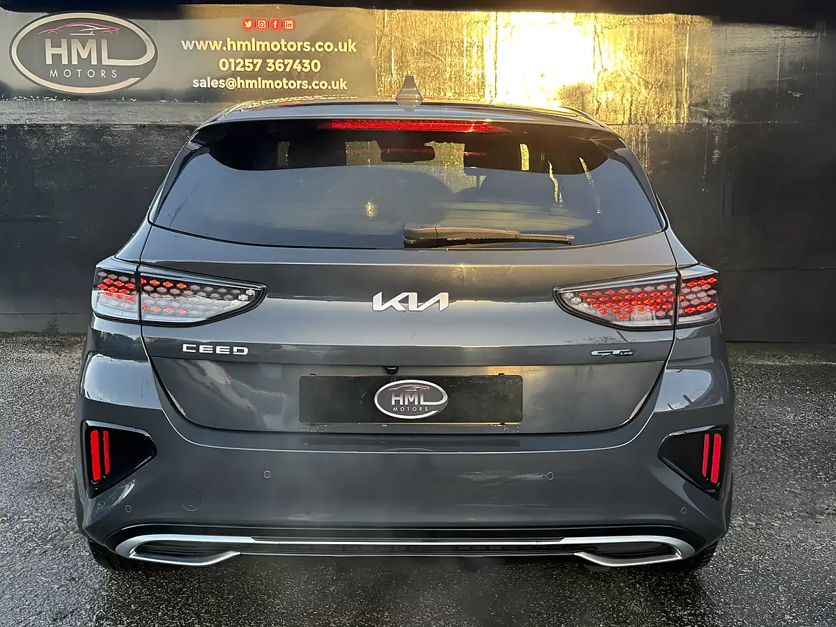 Used 2022 Kia Ceed GT-Line Grey - Interior and Exterior details 9