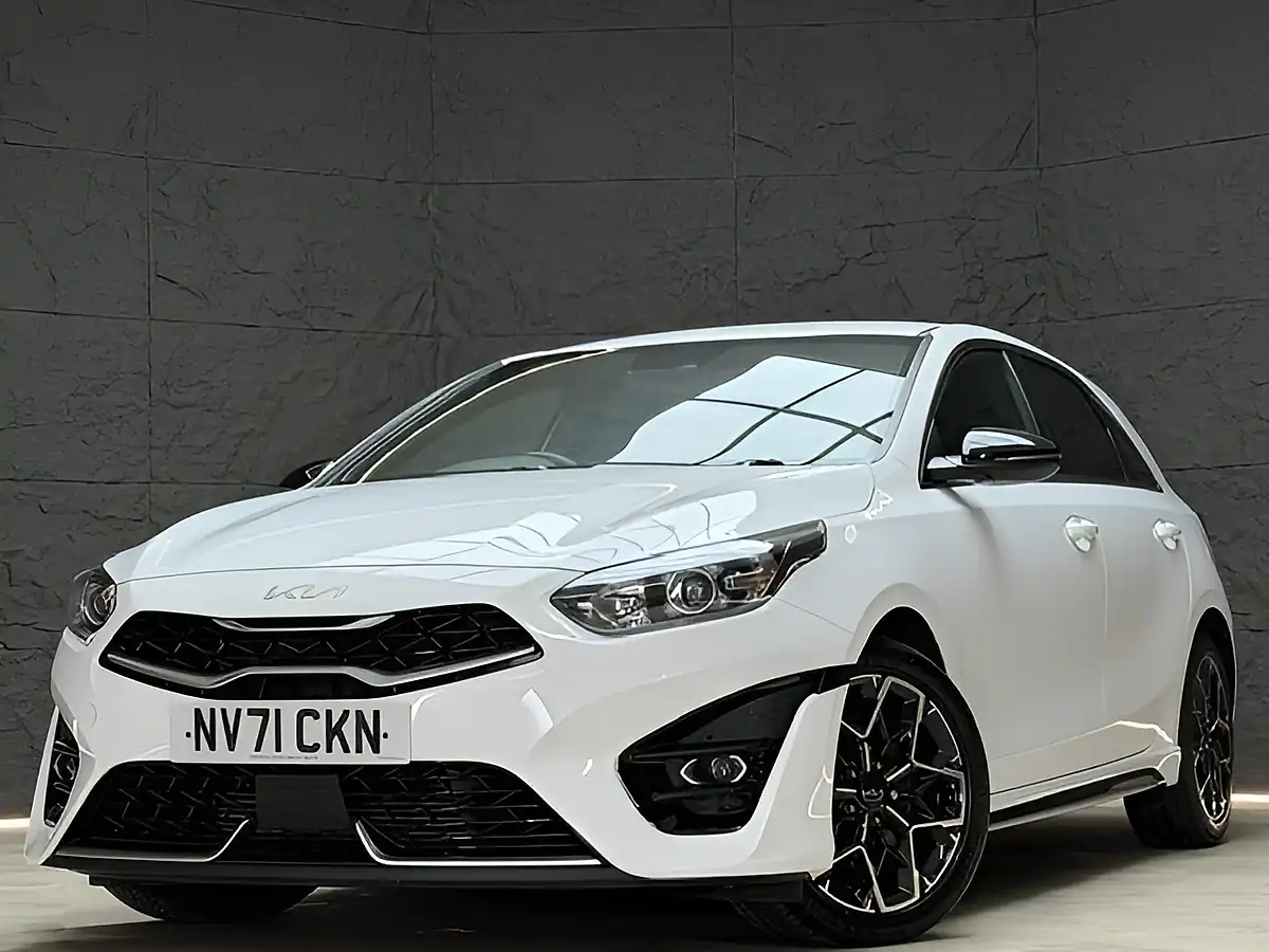 Used 2022 Kia Ceed GT-Line White - Front View